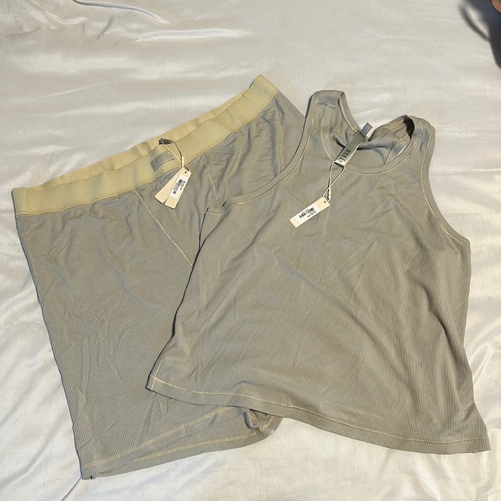 Skims soft lounge rib boxer & tank